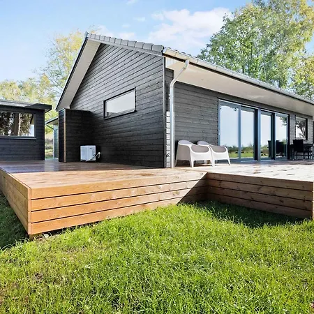펜션 New Summer House From 2021 With Sea View Millinge